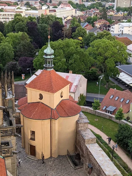 Kolin, Çek Cumhuriyeti-16 Temmuz 2023: Çan kuleleri, panorama manzaralı Kolin kenti tarihi şehir merkezi ve Katedral