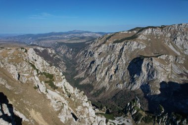 Karadağ 'ın Durmitor Dağı' ndaki dağ manzarası güzel Durmitor Ulusal Parkı manzaralı, hava manzaralı Balkan ve Balkan ülkeleri