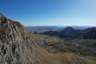 Karadağ 'ın Durmitor Dağı' ndaki dağ manzarası güzel Durmitor Ulusal Parkı manzaralı, hava manzaralı Balkan ve Balkan ülkeleri