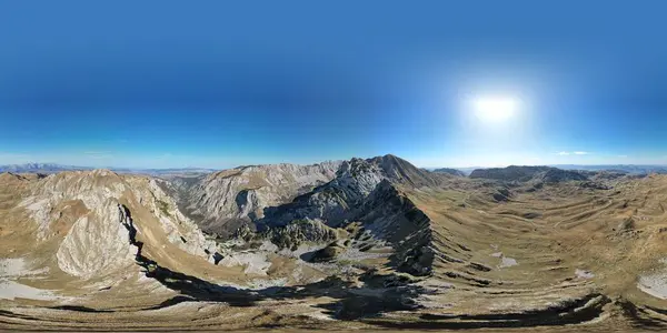 モンテネグロのダーモーター山の風景 美しいダーモーター国立公園 風光明媚な山の景色 空中パノラマバルカン バルカン諸国 — ストック写真