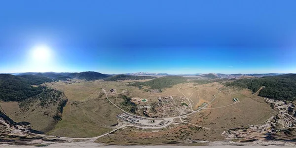 モンテネグロのダーモーター山の風景 美しいダーモーター国立公園 風光明媚な山の景色 空中パノラマバルカン バルカン諸国 — ストック写真