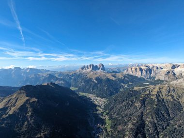 Dolomite Alpleri, Canazei, Piz Boe, Col Rodella, Passo Sella, Sella Grupe, Trentino, Sudtirol, Dolomitler, İtalya, İtalya, hava manzarası,