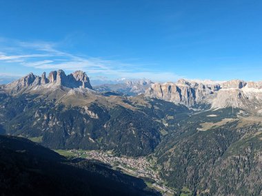 Dolomite Alpleri, Canazei, Piz Boe, Col Rodella, Passo Sella, Sella Grupe, Trentino, Sudtirol, Dolomitler, İtalya, İtalya, hava manzarası,