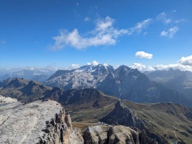Dolomite Alpleri, Canazei, Piz Boe, Passo Sella, Marmolada, Sella grupe, Sasso Lungo, Trentino Alto Adige bölgesi, Sudtirol, Dolomites, İtalya