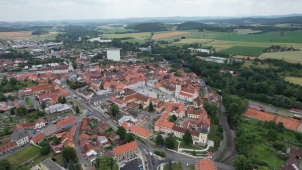 Eski Kasaba Meydanı Kale Kilise Ile Horazdovice Tarihi Şehir Merkezi — Stok video