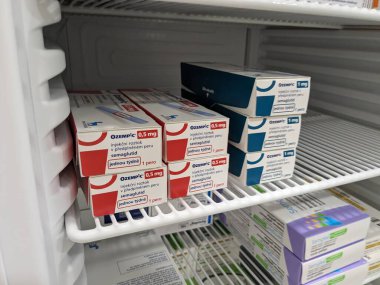 Prag, Çek Cumhuriyeti - 22 Haziran 2023: Ozempic Box. Ozempik ilacın Çek versiyonu. Çek Cumhuriyeti 'nde diyabet tedavisi. Bir paket semaglutid. Diyabet ilacı. Bazen kilo vermek için kullanılıyor.
