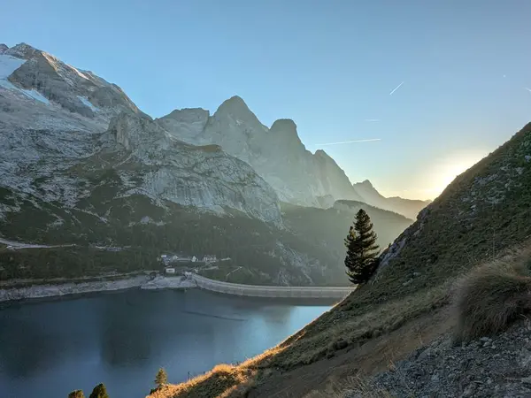 Fedaia Gölü, Lago di Fedaia Dağları, Dolomite Dağları, Dolomite Dağları, Canazei, Marmolada, Dolomitler, İtalya