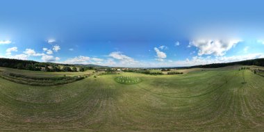 Holasovice, Çek Cumhuriyeti-15 Temmuz 2023: Stonehenge Holasovice, Holaovick stonehenge, Burgsttte der Holasitzer 