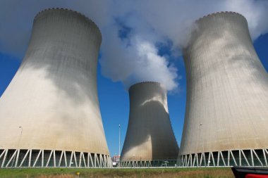 Nükleer enerji, Temelin Çek Cumhuriyeti, Avrupa, soğutma kuleleri buharlı enerji üretimi, yeşil anlaşma Avrupa Birliği, enerji krizi