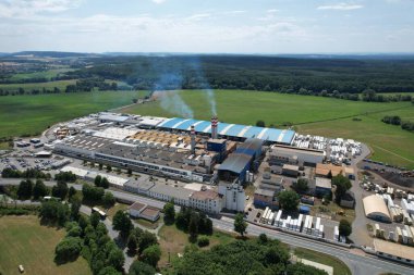 Castolovice, Çek Cumhuriyeti - 28 Mayıs 2024: DIvision ISOVER in Castolovice Czech temsilcisi, Saint Gobain, 1665 yılında Paris 'te kurulmuş Fransız çokuluslu temsilcidir. Çeşitli inşaat malzemeleri üretiyor.