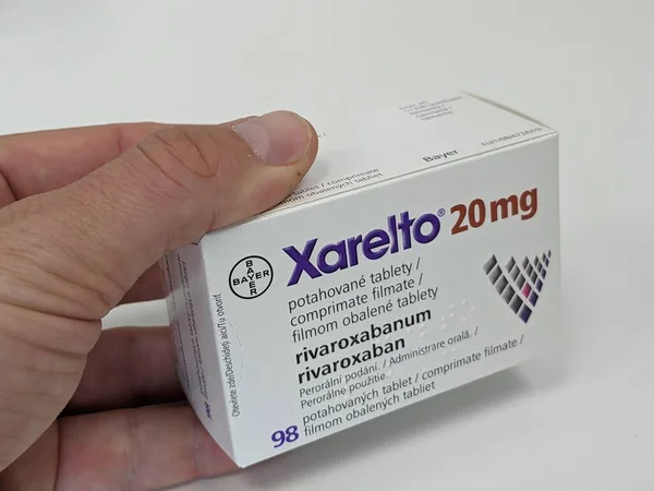 Prag, Çek Cumhuriyeti - 22 Mayıs 2023. Xarelto, Bayer Sağlık 'ın felç ve kan pıhtısını azaltmak için ilaç..