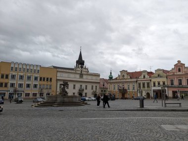 Havlickuv Brod, Çek Cumhuriyeti - 11 Temmuz 2022: Çeşmeli Havlickuv Brod tarihi şehir meydanı, Vysocina bölgesi