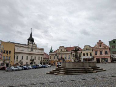 Havlickuv Brod, Çek Cumhuriyeti - 11 Temmuz 2022: Çeşmeli Havlickuv Brod tarihi şehir meydanı, Vysocina bölgesi