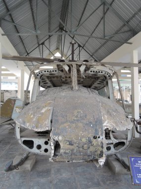 Saygon, Vietnam-12 Mart 2020: Savaş Kalıntıları Müzesi Birinci Hindiçin Savaşı ve Vietnam Savaşı ile ilgili sergiler içeriyor. Ho Chi Minh şehir helikopterlerinde ve uçaklarda