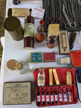 PILSEN, CZECH Cumhuriyet - 5 Mayıs 2023: Özgürlük Konvoyu. Özgürlük Festivali Plzen (Plze). Pilsen 'in Mayıs 1945' te Amerikan Ordusu tarafından kurtarılmasının kutlanması. 2. Dünya Savaşı 'ndan kalma makineler, tanklar ve zırhlı araçlar.