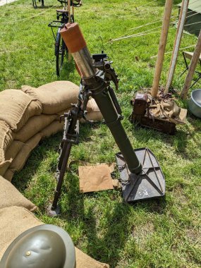 PILSEN, CZECH Cumhuriyet - 5 Mayıs 2023: Özgürlük Konvoyu. Özgürlük Festivali Plzen (Plze). Pilsen 'in Mayıs 1945' te Amerikan Ordusu tarafından kurtarılmasının kutlanması. 2. Dünya Savaşı 'ndan kalma makineler, tanklar ve zırhlı araçlar.