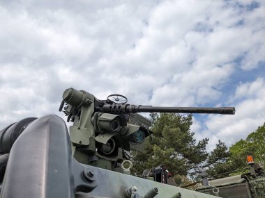 PILSEN, CZECH Cumhuriyet - 5 Mayıs 2023: Özgürlük Konvoyu. Özgürlük Festivali Plzen (Plze). Pilsen 'in Mayıs 1945' te Amerikan Ordusu tarafından kurtarılmasının kutlanması. 2. Dünya Savaşı 'ndan kalma makineler, tanklar ve zırhlı araçlar.