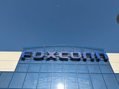 Kolin, Çek Cumhuriyeti-14 Temmuz 2023: Foxconn şirketi, bu bölgedeki büyük teknoloji şirketi ve işvereni, büyük üretim fabrikası ve lojistik merkezi deposu