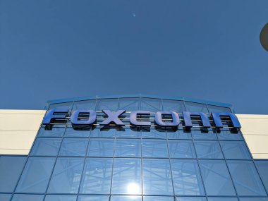 Kolin, Çek Cumhuriyeti-14 Temmuz 2023: Foxconn şirketi, bu bölgedeki büyük teknoloji şirketi ve işvereni, büyük üretim fabrikası ve lojistik merkezi deposu