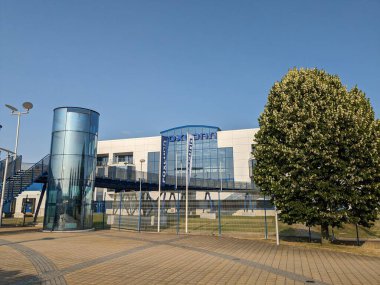 Kolin, Çek Cumhuriyeti-14 Temmuz 2023: Foxconn şirketi, bu bölgedeki büyük teknoloji şirketi ve işvereni, büyük üretim fabrikası ve lojistik merkezi deposu