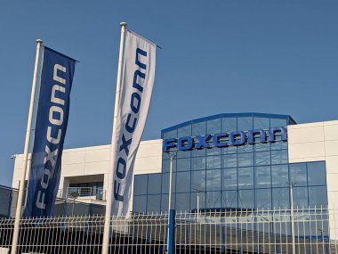 Kolin, Çek Cumhuriyeti-14 Temmuz 2023: Foxconn şirketi, bu bölgedeki büyük teknoloji şirketi ve işvereni, büyük üretim fabrikası ve lojistik merkezi deposu