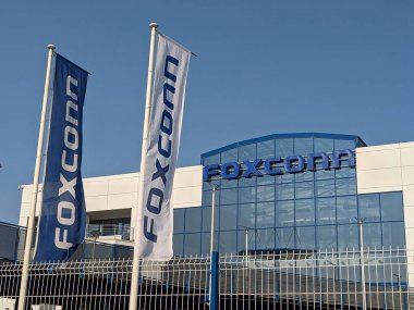 Kolin, Çek Cumhuriyeti-14 Temmuz 2023: Foxconn şirketi, bu bölgedeki büyük teknoloji şirketi ve işvereni, büyük üretim fabrikası ve lojistik merkezi deposu