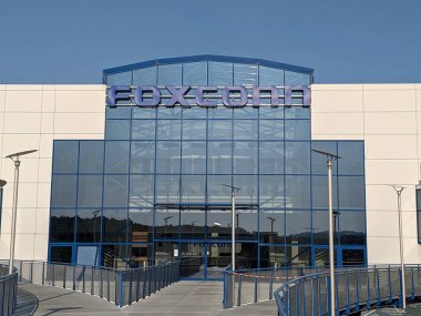 Kolin, Çek Cumhuriyeti-14 Temmuz 2023: Foxconn şirketi, bu bölgedeki büyük teknoloji şirketi ve işvereni, büyük üretim fabrikası ve lojistik merkezi deposu