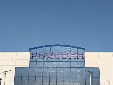 Kolin, Çek Cumhuriyeti-14 Temmuz 2023: Foxconn şirketi, bu bölgedeki büyük teknoloji şirketi ve işvereni, büyük üretim fabrikası ve lojistik merkezi deposu