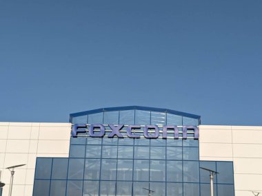 Kolin, Çek Cumhuriyeti-14 Temmuz 2023: Foxconn şirketi, bu bölgedeki büyük teknoloji şirketi ve işvereni, büyük üretim fabrikası ve lojistik merkezi deposu