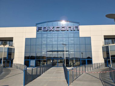 Kolin, Çek Cumhuriyeti-14 Temmuz 2023: Foxconn şirketi, bu bölgedeki büyük teknoloji şirketi ve işvereni, büyük üretim fabrikası ve lojistik merkezi deposu