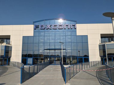 Kolin, Çek Cumhuriyeti-14 Temmuz 2023: Foxconn şirketi, bu bölgedeki büyük teknoloji şirketi ve işvereni, büyük üretim fabrikası ve lojistik merkezi deposu