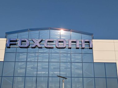 Kolin, Çek Cumhuriyeti-14 Temmuz 2023: Foxconn şirketi, bu bölgedeki büyük teknoloji şirketi ve işvereni, büyük üretim fabrikası ve lojistik merkezi deposu