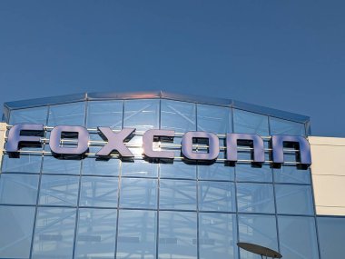 Kolin, Çek Cumhuriyeti-14 Temmuz 2023: Foxconn şirketi, bu bölgedeki büyük teknoloji şirketi ve işvereni, büyük üretim fabrikası ve lojistik merkezi deposu