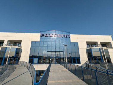 Kolin, Çek Cumhuriyeti-14 Temmuz 2023: Foxconn şirketi, bu bölgedeki büyük teknoloji şirketi ve işvereni, büyük üretim fabrikası ve lojistik merkezi deposu