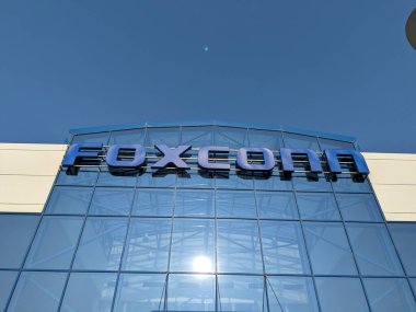 Kolin, Çek Cumhuriyeti-14 Temmuz 2023: Foxconn şirketi, bu bölgedeki büyük teknoloji şirketi ve işvereni, büyük üretim fabrikası ve lojistik merkezi deposu