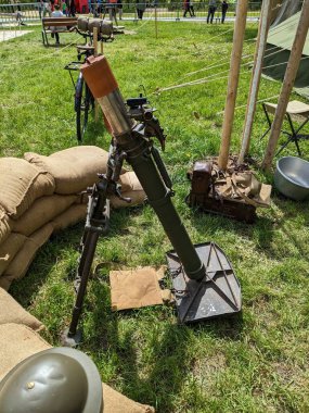 PILSEN, CZECH Cumhuriyet - 5 Mayıs 2023: Özgürlük Konvoyu. Özgürlük Festivali Plzen (Plze). Pilsen 'in Mayıs 1945' te Amerikan Ordusu tarafından kurtarılmasının kutlanması. 2. Dünya Savaşı 'ndan kalma makineler, tanklar ve zırhlı araçlar.