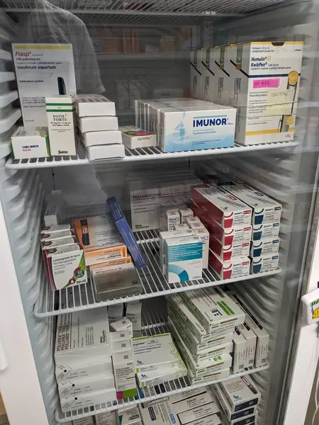 Prag, Çek Cumhuriyeti - 20 Ocak 2024: Ozempic Box. Ozempik ilacın Çek versiyonu. Çek Cumhuriyeti 'nde diyabet tedavisi. Bir paket semaglutid. Diyabet ilacı. Bazen kilo vermek için kullanılıyor.