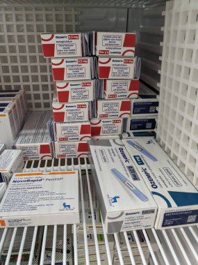 Prag, Çek Cumhuriyeti - 2 Haziran 2024: Ozempic Box. Ozempik ilacın Çek versiyonu. Çek Cumhuriyeti 'nde diyabet tedavisi. Bir paket semaglutid. Diyabet ilacı. Bazen kilo vermek için kullanılıyor.