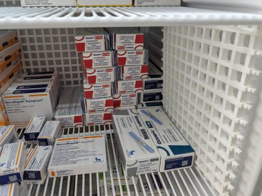 Prag, Çek Cumhuriyeti - 2 Haziran 2024: Ozempic Box. Ozempik ilacın Çek versiyonu. Çek Cumhuriyeti 'nde diyabet tedavisi. Bir paket semaglutid. Diyabet ilacı. Bazen kilo vermek için kullanılıyor.