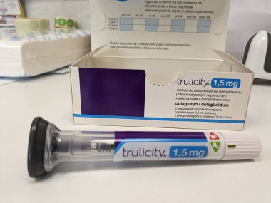 Prag, Çek Cumhuriyeti - 2 Haziran 2024: kutu doğruluğu 1,5 mg Eli Lily insülin enjeksiyon kalemi. Çek Cumhuriyeti, Avrupa Birliği