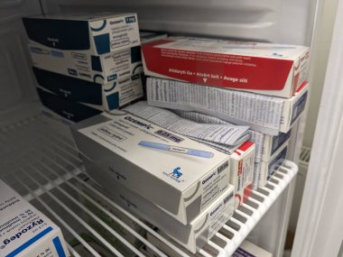 Prag, Çek Cumhuriyeti-4 Ocak 2024: Ozempic kutusu. Ozempik ilacın Çek versiyonu. Çek Cumhuriyeti 'nde diyabet tedavisi. Bir paket semaglutid. Diyabet ilacı. Bazen kilo vermek için kullanılıyor. Yapımcı Novo Nordisk.