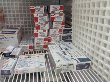 Prag, Çek Cumhuriyeti-4 Ocak 2024: Ozempic kutusu. Ozempik ilacın Çek versiyonu. AB 'de diyabet tedavisi. Bir paket semaglutid. Diyabet ilacı. Bazen kilo vermek için kullanılıyor. Danimarkalı Novo Nordisk yapımcısı.