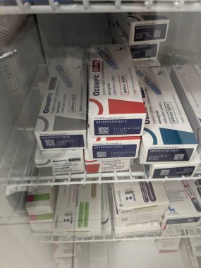 Brno, Çek Cumhuriyeti-2 Ağustos 2024: Ozempic ilaç kutusu NORDISK. Çek Cumhuriyeti 'nde diyabet tedavisi. Bir paket semaglutid. Diyabet ilacı. Bazen kilo vermek için kullanılıyor.