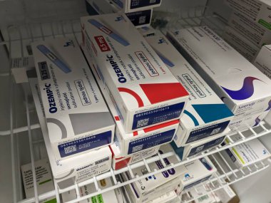 Brno, Çek Cumhuriyeti-2 Ağustos 2024: Ozempic ilaç kutusu NORDISK. Çek Cumhuriyeti 'nde diyabet tedavisi. Bir paket semaglutid. Diyabet ilacı. Bazen kilo vermek için kullanılıyor.