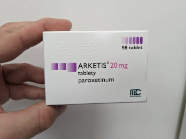 Prag, Çek Cumhuriyeti - 10 Temmuz 2024: KRKA 'nın PAROXETINE aktif maddesiyle birlikte ARKETIS ilaç kutusu, depresyon, anksiyete bozuklukları ve OCD tedavisinde kullanıldı.