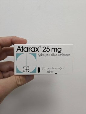 Prag, Çek Cumhuriyeti-7 Ağustos 2024: ATARAX kutu dolusu HYDROXYZINE aktif maddesi UCB tarafından anksiyete ve alerjilerin tedavisinde kullanıldı