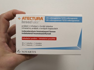 Prag, Çek Cumhuriyeti-7 Ağustos 2024: ATECTURA kutu dolusu INDACATEROL ve NOVARTIS tarafından aktif maddeler, astım, COPD