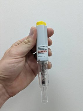 Prag, Çek Cumhuriyeti - 10 Temmuz 2024: METHOTREXATE aktif maddesiyle birlikte MEDAC, kanser, romatoid artrit ve sedef hastalıklarının tedavisinde kullanılan METOJECT PEN.