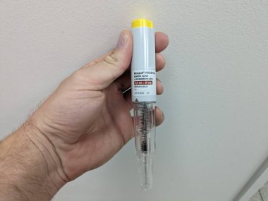 Prag, Çek Cumhuriyeti - 10 Temmuz 2024: METHOTREXATE aktif maddesiyle birlikte MEDAC, kanser, romatoid artrit ve sedef hastalıklarının tedavisinde kullanılan METOJECT PEN.