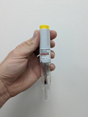 Prag, Çek Cumhuriyeti - 10 Temmuz 2024: METHOTREXATE aktif maddesiyle birlikte MEDAC, kanser, romatoid artrit ve sedef hastalıklarının tedavisinde kullanılan METOJECT PEN.